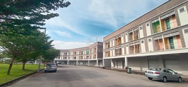 Kampus West City 1