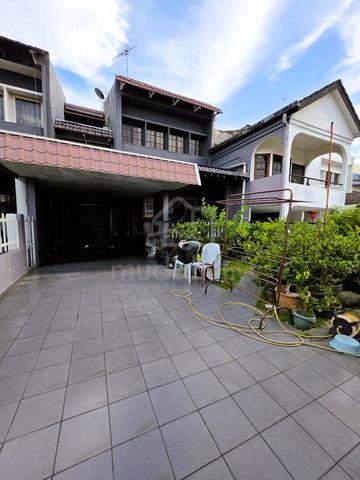 Freehold double storey Petaling Jaya Near LRT and Paradigm Mall 1