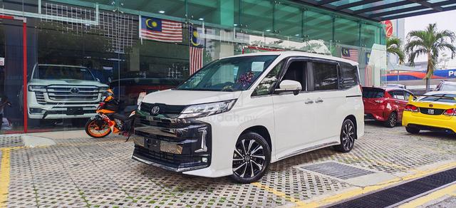 2023 Toyota NOAH 2.0 SZ 9000km - 1