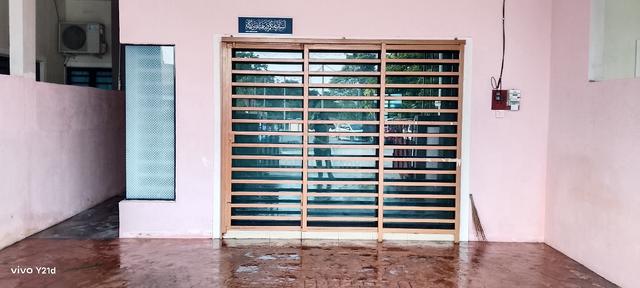TERES SETINGKAT PANORAMA LAPANGAN PERDANA
Rumah Cantik Pemandangan Bo 1