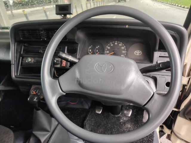2003 Toyota Hiace 3.0 (M) Window Van Diesel Engine - 4