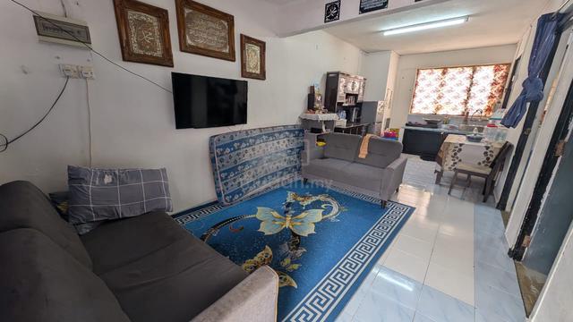 Flat Taman Ungku Tun Aminah 1