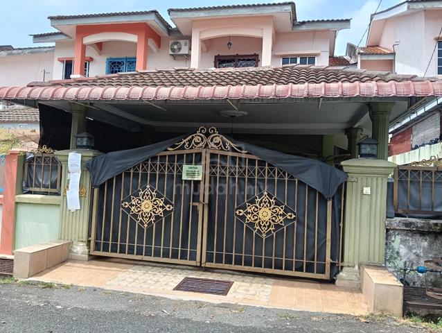 Taman Pine 1