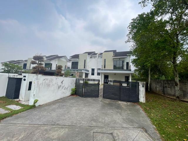Twin Palms Exclusivce Corner Lot Semi D 1