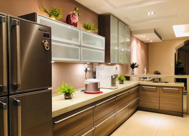 Levenue desa park city  2 storey fully furnished 1