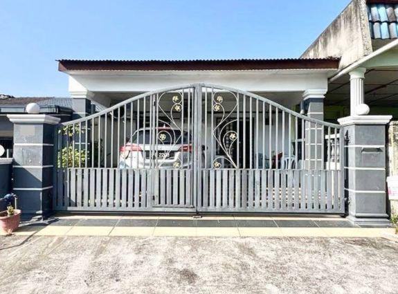 MOVE-IN CONDITION! CANTIK SIAP RENOVATE & EXTEND! Dusun Jaya Semenyih 1