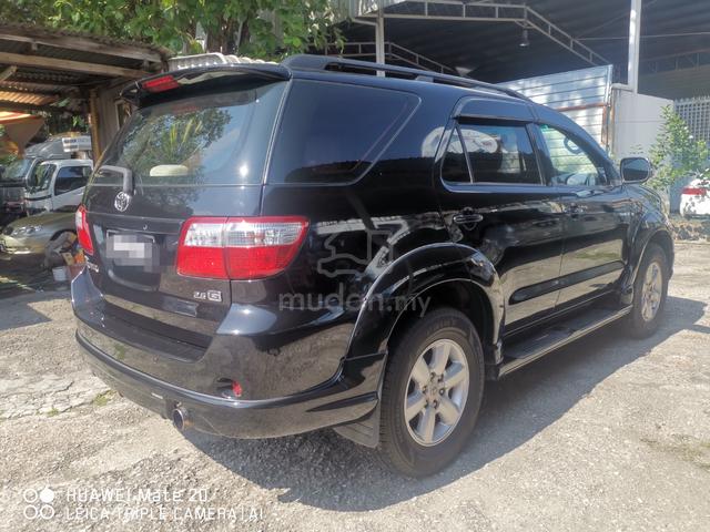 2010 Toyota FORTUNER 2.5 G TRD SPORTIVO FACELIFT - 4