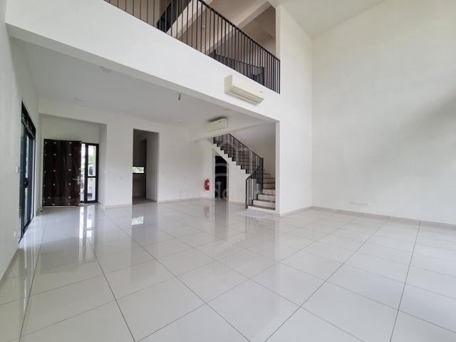 Freehold, 3 Storeys Supervilla Linked House @ Alstonia Hilltop Homes 1
