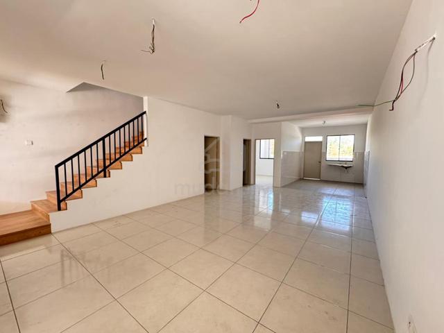 CHEAP l Taman Bukit Hijau l 4 Bedrooms l High Ceiling l 2 Storey House 1