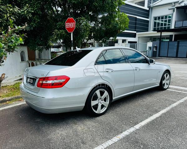 2011 Mercedes Benz E250 CGI BlueEFCY - 3