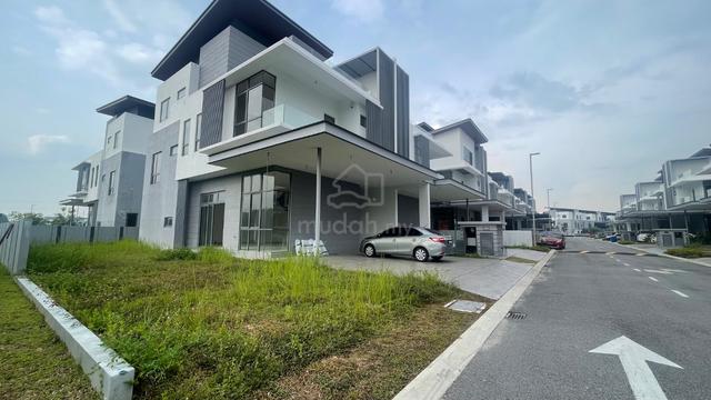 Corner Lot Semi-D House Broadleaf Residences Seksyen 31 Kota Kemuning 1