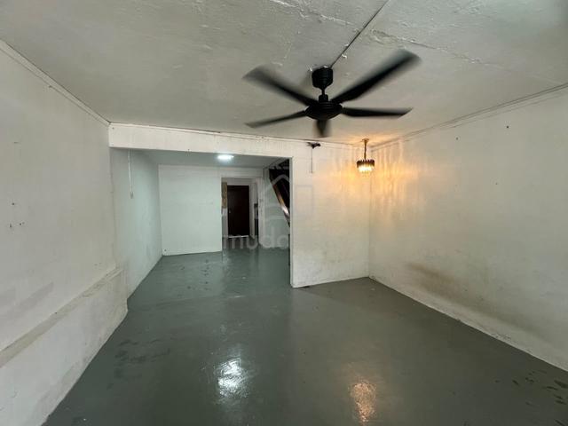 Kulai Saleng Double Storey low cost house for Rent/Unblock view 1
