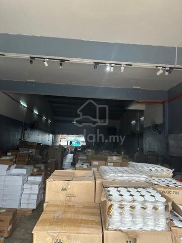 Freehold 2 Storey Shop End lot Balakong near C180 cheras trader square 1