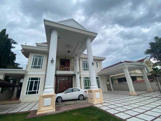 Taman Khidmat | Bungalow | 2.5 Storey | Luxury 1