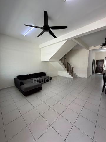 Senai Taman Scientex Utama 2 Storey House for RENT Senai selong jaya 1