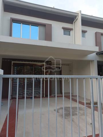 rumah teres 2 tingkat untuk disewa @ cendana, greenwood salak perdana 1