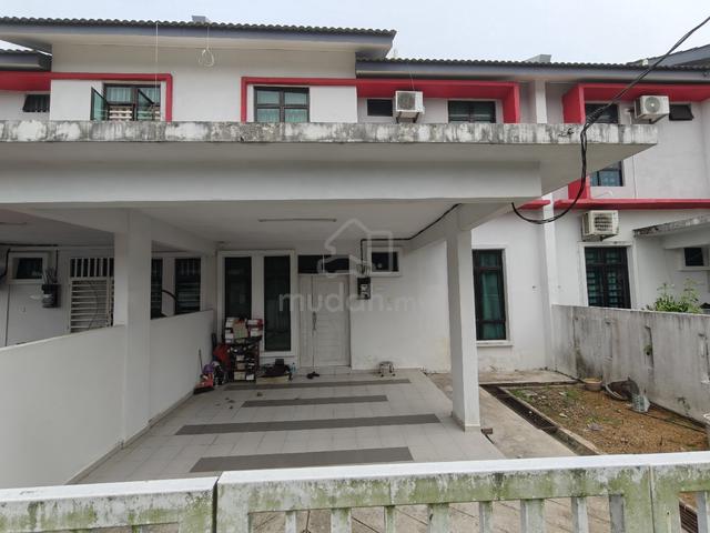 Rumah Teres Dua Tingkat 1