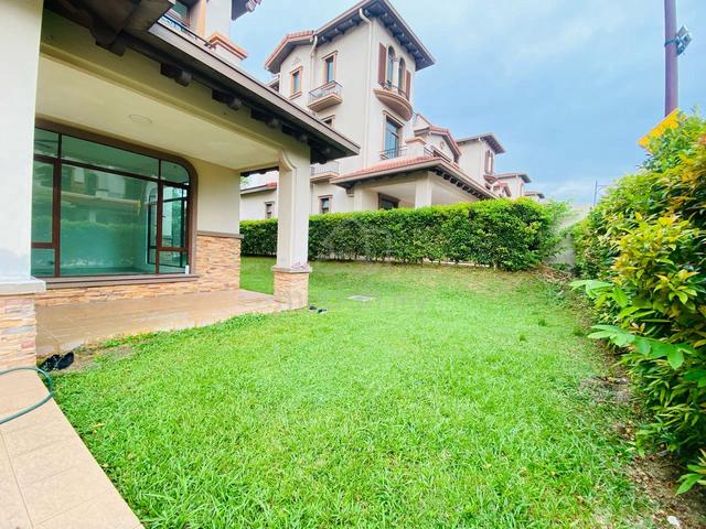 Value Buy Vacation Style Bungalow Diamond City Semenyih Cheras KL 2