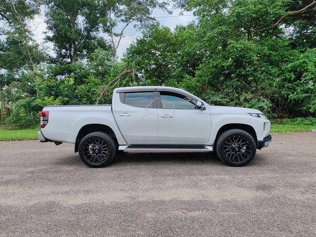 2018 Mitsubishi TRITON 2.4 VGT ADVENTURE (A) 4X4 - 4