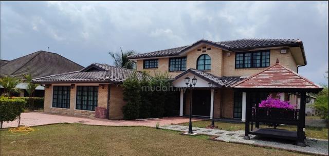Renovated Double Storey Intermediate bungalow house 1