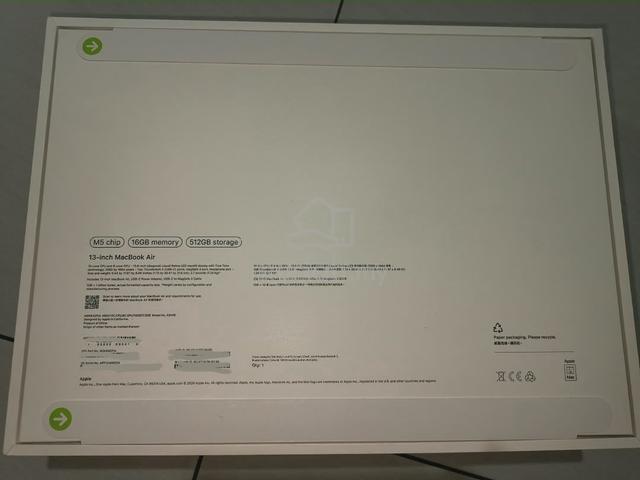 Macbook Air M5  - photo 3 of 3