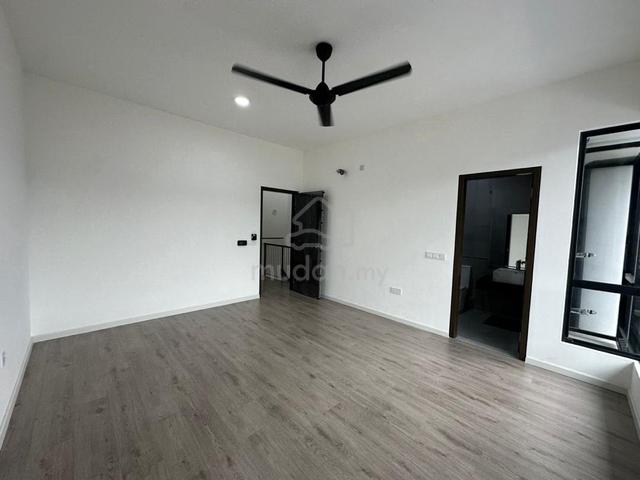 Nadira bandar bukitb raja for sell 4