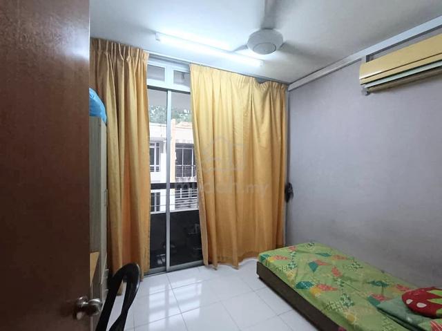 Single Female Room to Rent at Cyberia SmartHome,TownVilla (near MMU) 1