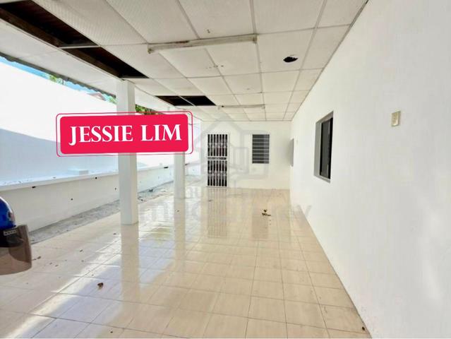 WORTH RENT Semi-D Corner Gelugor Landed 2852sf USM Refurbishing Nice 1