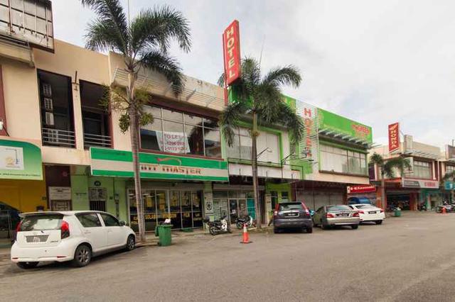 2-Storey Main Road Frontage Shoplot @ Ampang Waterfront 1