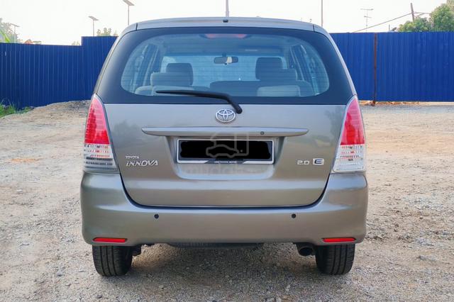 2010 Toyota INNOVA 2.0 E FACELIFT (M) - 5
