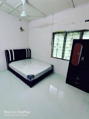 Middle Room Fully Furnished - Taman Pekan Baru, Parit Buntar 1