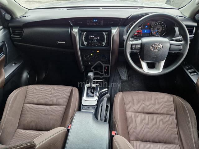 Toyota FORTUNER 2.4 4x4 TURBO DIESEL 6 SPEED FULON - 5