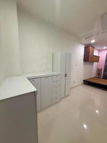 R3k/Wanjun Toh/Jalan Indah 1/4 /Bukit Indah/4B/Endlot/PF/For Rent 1