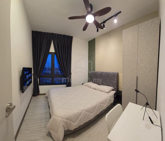 Designer Furnished Room | 3 MRT Stations to TRX 1