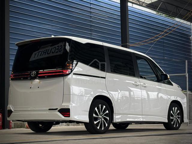 2022 Toyota Voxy 2.0 S-Z | 8 Yrs Warranty - 5