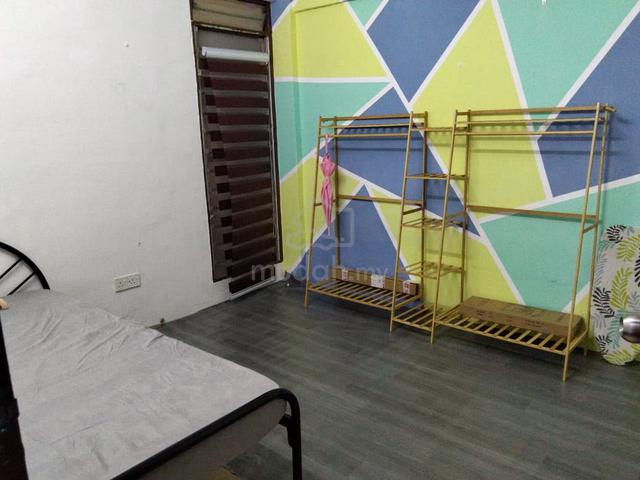 Desa Mentari Flat (Block 8) 1