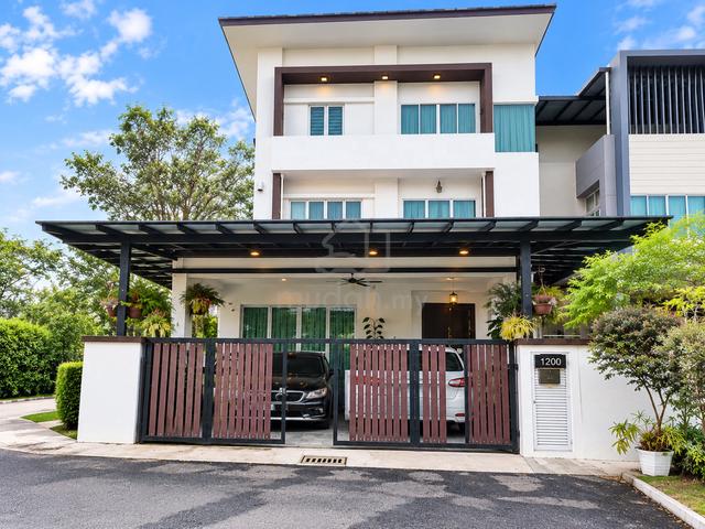 END LOTš„Semi-D (Belina 2) at Nilai Spring Villas, Nilai 1