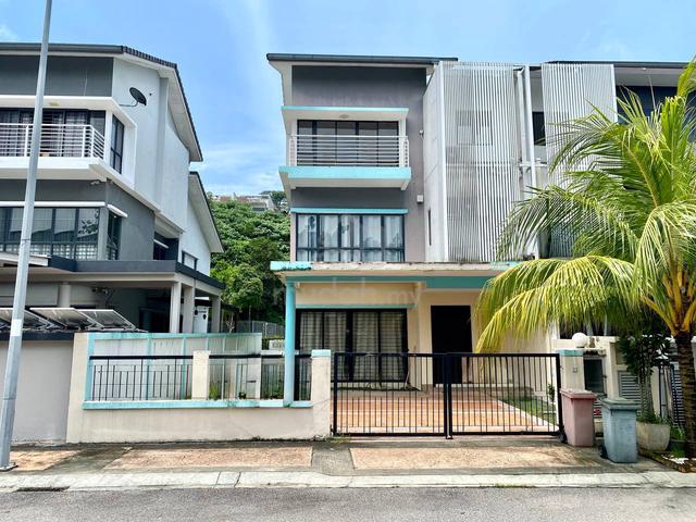 End Lot Superlink Almira 28 @ Sutera Damansara, Damansara Damai 1