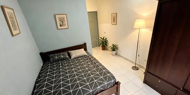 (1 MTH DEPOSIT) PJ LAST MALE Bilik Master w WC &WIFI@FLORA DAMANSARA 1