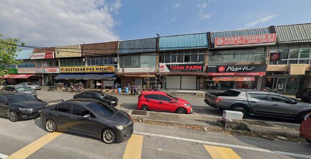 Seri Kembangan Tmn Sri Serdang – Prime 2-Storey Shop Facing Main Road 1