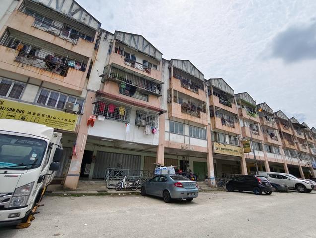 Taman Pinggiran Putra 1