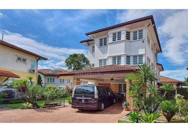 Freehold 3 sty gated & guarded Bungalow Kemensah Heights, Ampang 1
