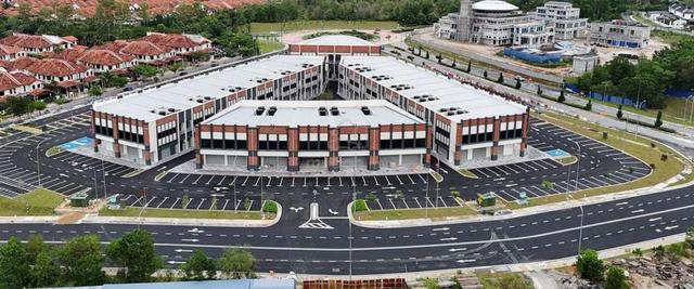 [GROUND FLOOR LAST UNIT ] Emporia Setia Alam Sari Shoplot Bangi❗️ 1