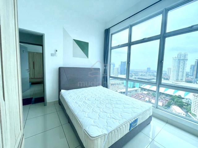 Sky Habitat Walking Distance CIQ Room for Rent 1