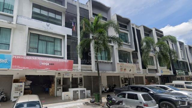 Freehold 3-Storey Shoplot Bandar Bukit Puchong 1