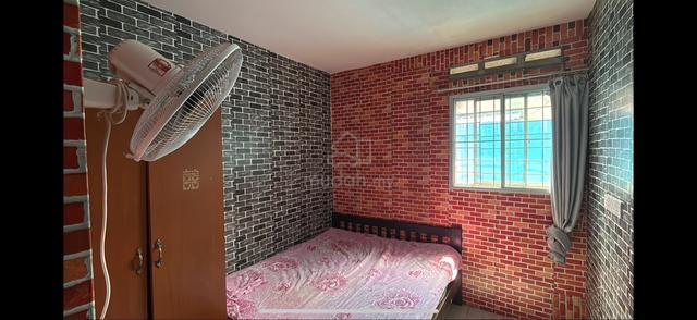 Room for rent at Tmn Phoenix (Sunny Hill) 1