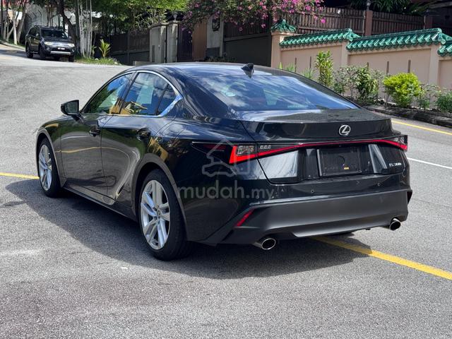 2022 6K KM RED INT 3LED BSM Lexus IS300 2.0 IS 300 - 5