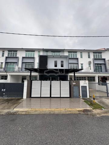 Tmn Pulai Mutiara JB Renovated PF 3 Storey Intermediate Terrace House 1