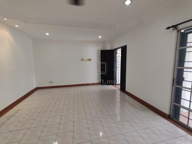 Good Condition! Double Storey! Kota Kemuning 1st Roundabout, Aranda 2