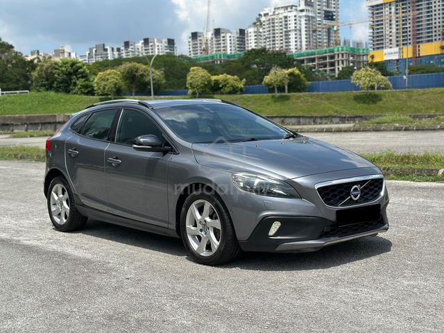 2016 Volvo V40 2.0 CC T5 FULL SERVICE RECORD - 1